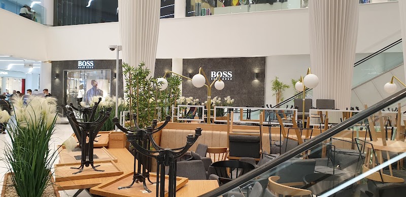 مركز تسوق البحر الأحمر 3