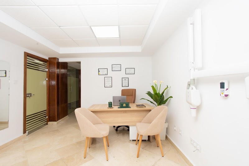 طبيب أسنان طنجة - مركز ديفينا لطب الأسنان | الدكتورة ندى لهيبشي، أخصائية في طب الأسنان التجميلي 3