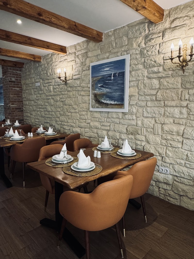 مطعم البحر الأبيض المتوسط 4