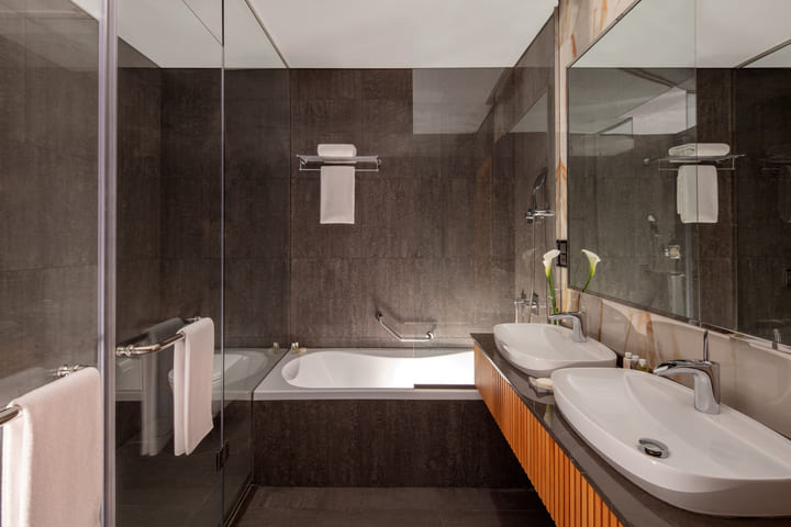 أول مجموعة بايبيز بي 4