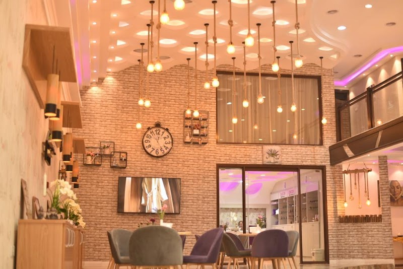 مركز جميلات اللافندر الملكي 3