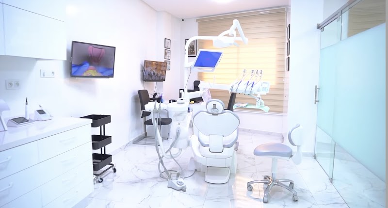 مركز أسنان الدكتورة أسماء البكالي التهيري 2