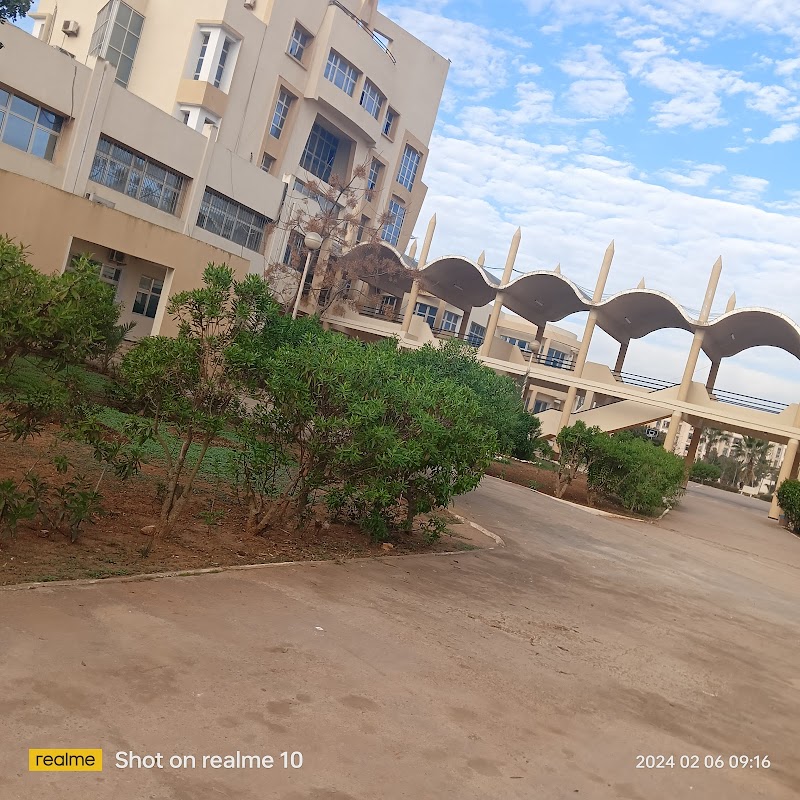 مدرسة الدراسات العليا للاقتصاد وهران 2