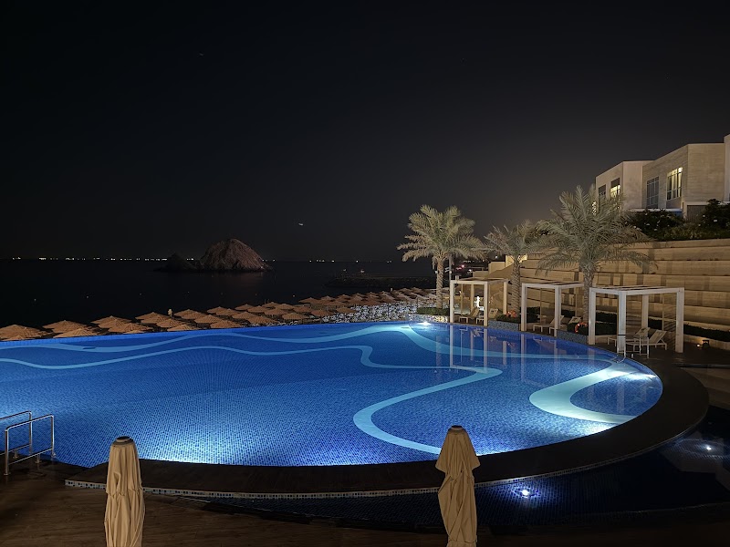 فندق ومنتجع رويال م بواسطة جوان شاطئ العق 3