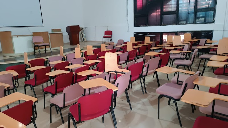 كلية زمزم الجامعية 2