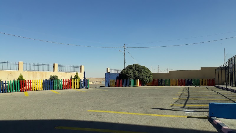 رياض ومدارس جامعة الزرقاء - الإدارة العامة 4