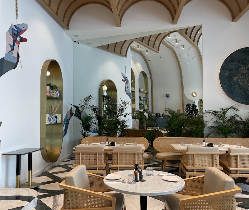 طاولة أتو - دبي مول 4