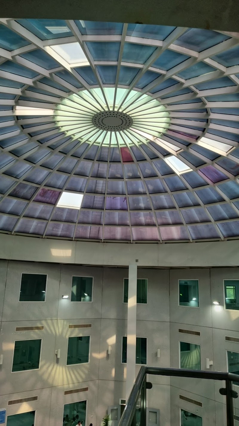 كلية البحرين المعلمين 3