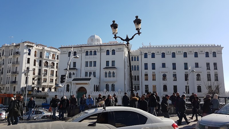 ساحة 1 نوفمبر 4