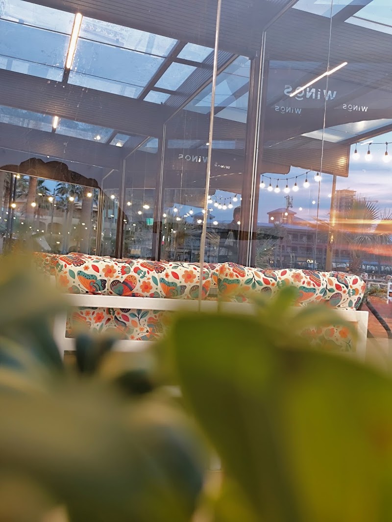 مطعم وينغز طرطوس