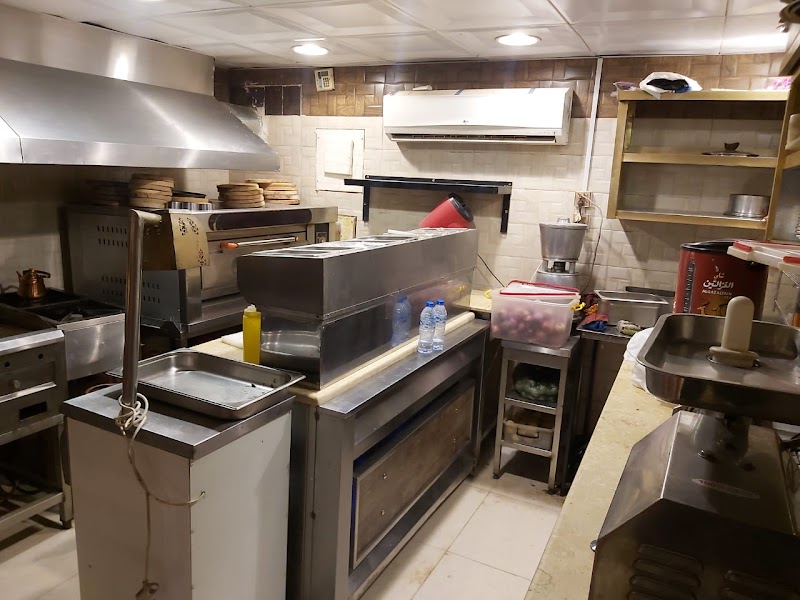 مطعم الأصدقاء