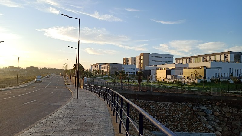 كلية الطب و الصيدلة بطنجة 3