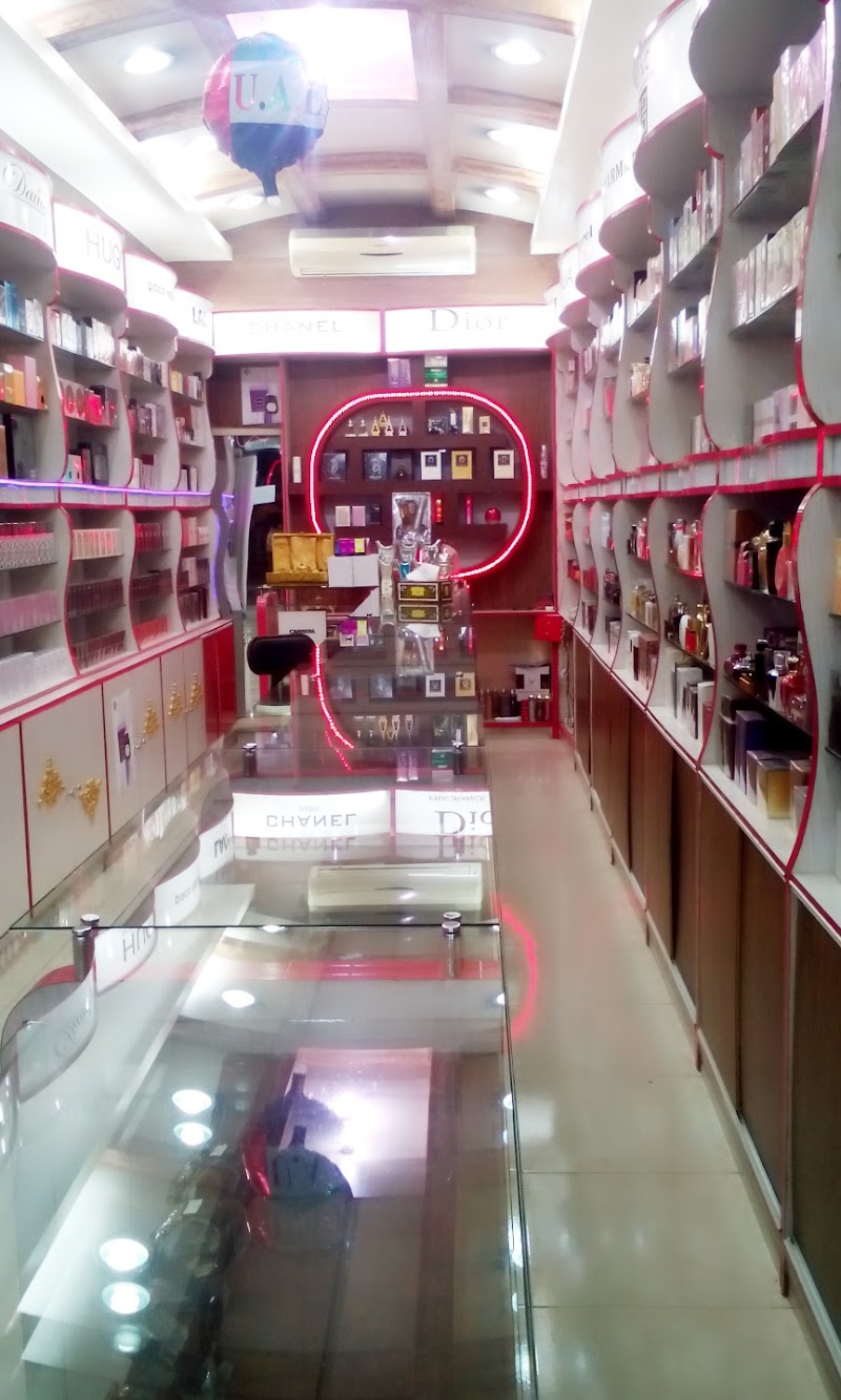 مركز الامارات للتسوق 4