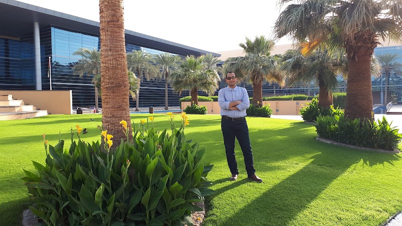 جامعة زايد الإمارات 2