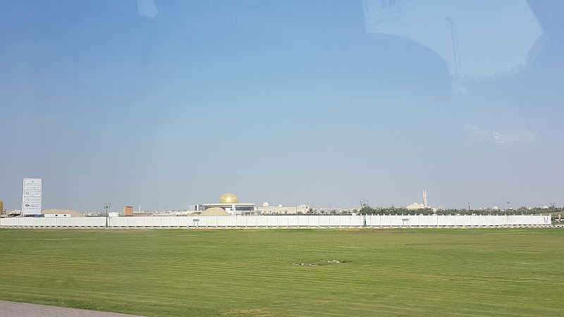 معهد الشارقة للعلوم والتكنولوجيا الصفوف 9-12 4