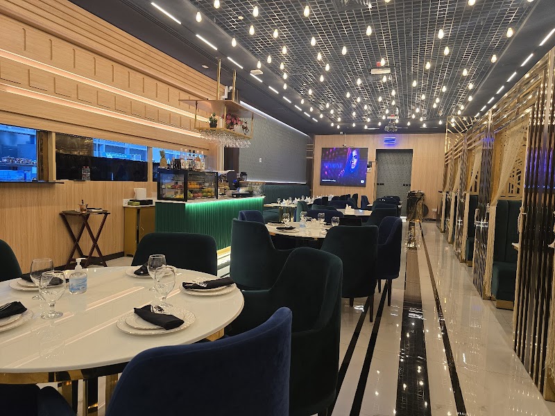 مطعم التاج 3