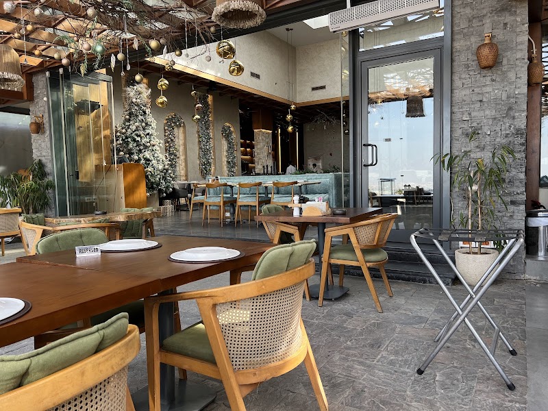 مطعم إزمير سراي التركي - الجيزة الجديدة