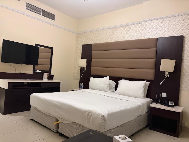 فندق الإمارات العظيم 2