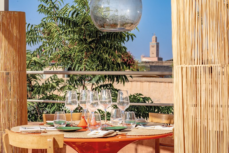 مطعم السليمانة والسقف