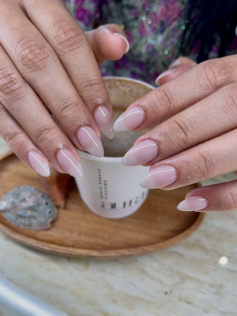 صالون أورا للجمال