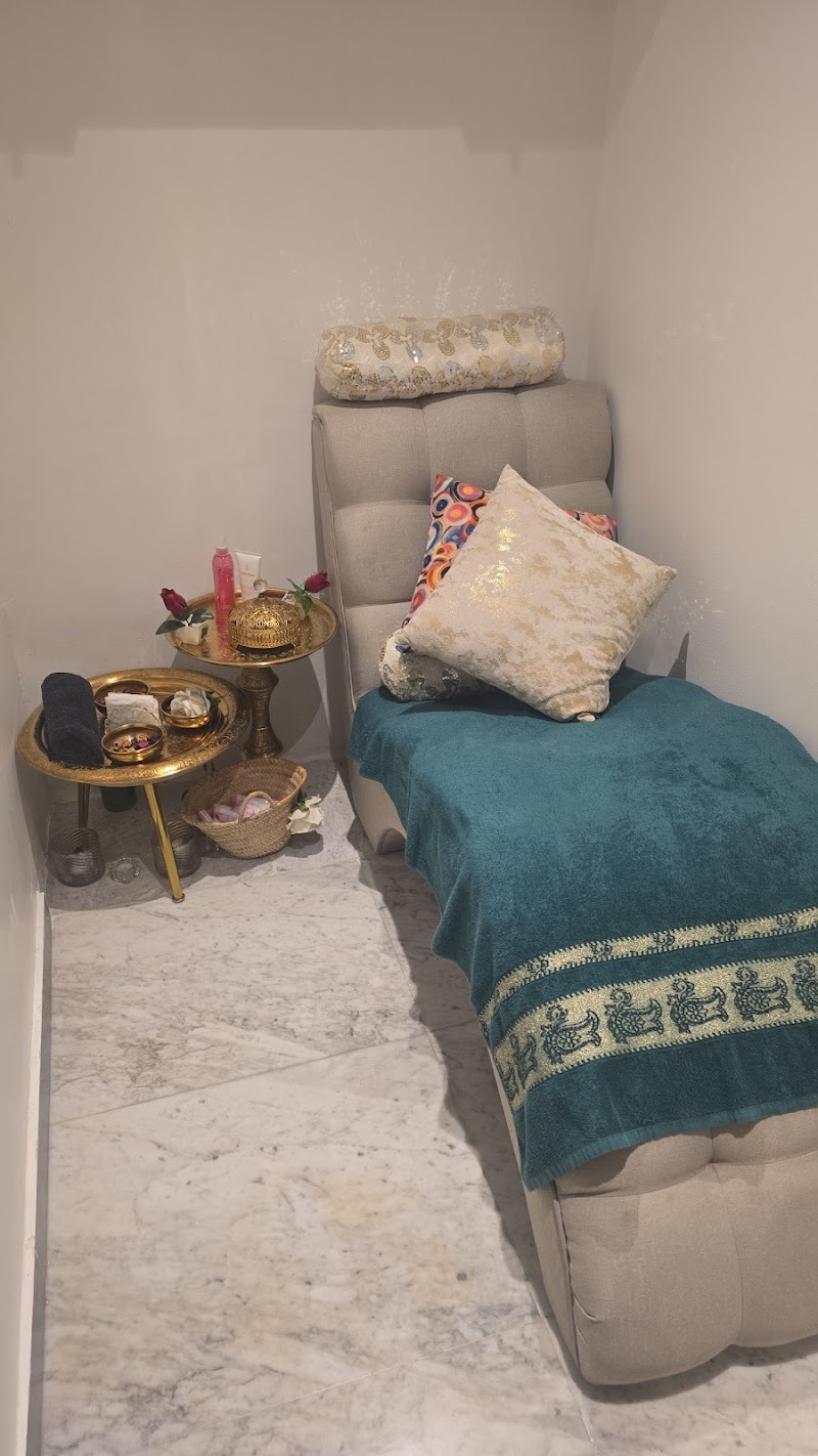 جالاكسي صالون حلاقة وسبا