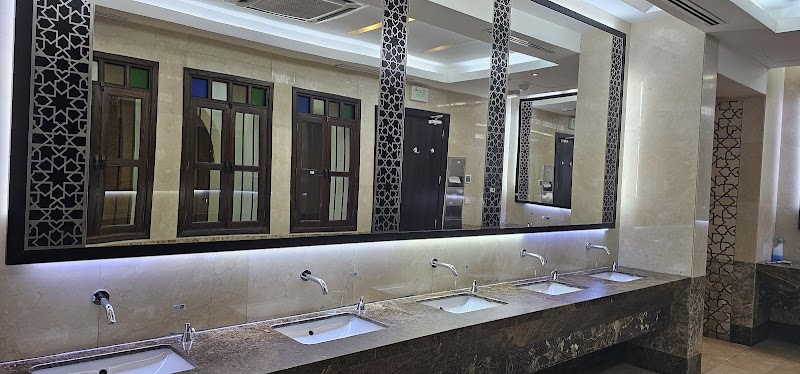 شاطئ الوكرة العائلي 2