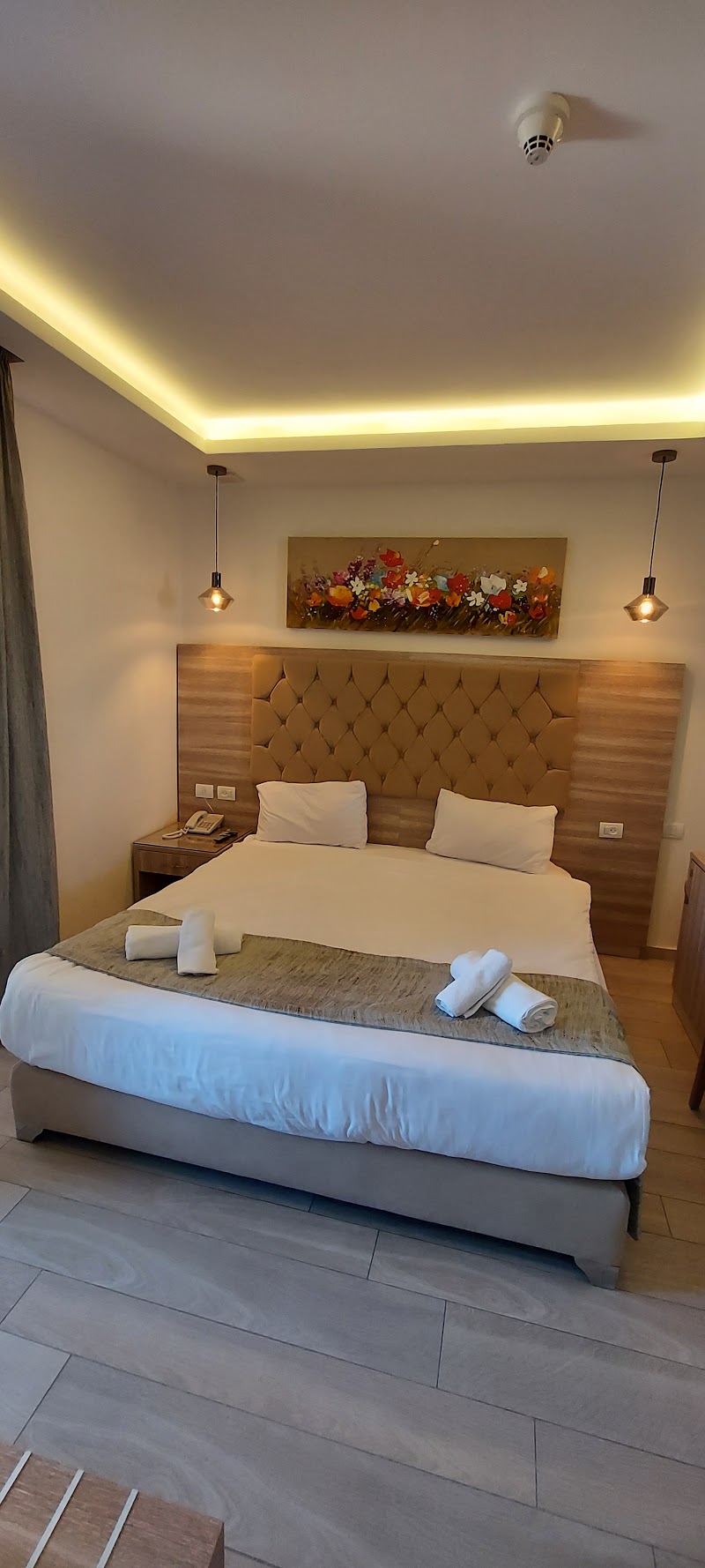 فندق صنرايز 8