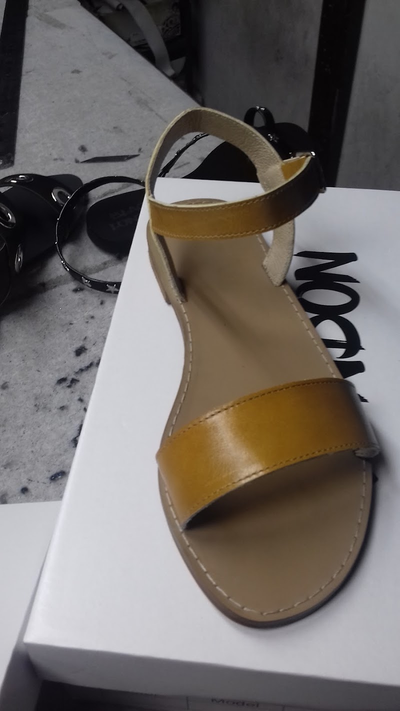 مؤسسة فلسطين للاحذية 8