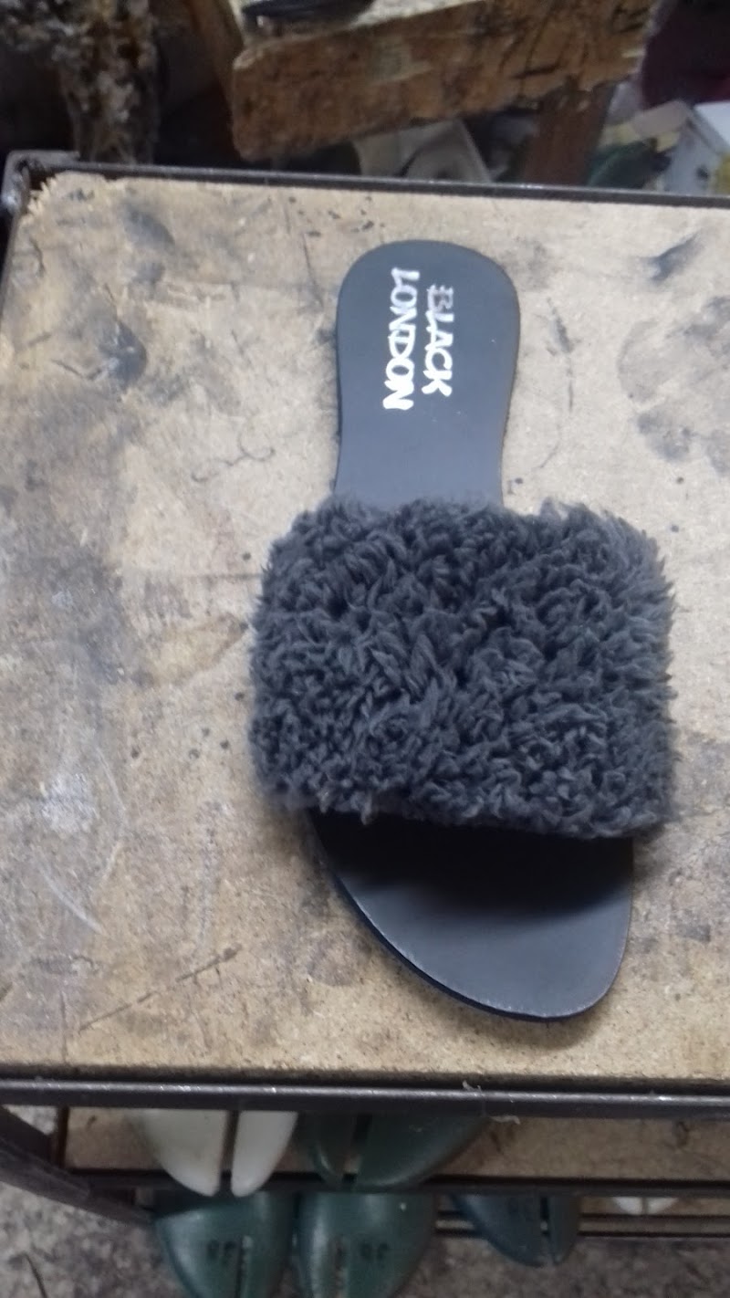 مؤسسة فلسطين للاحذية 9