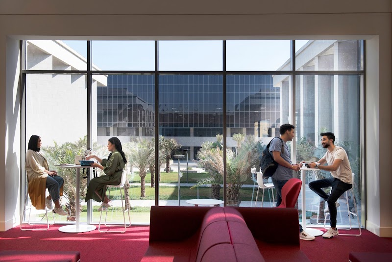 الجامعة الأمريكية الدولية 4