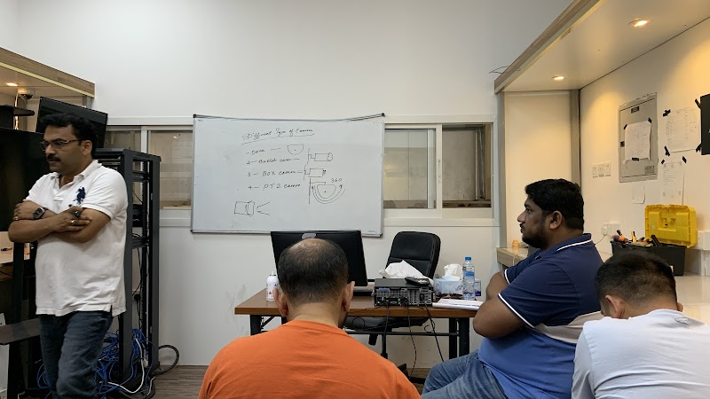 معهد تدريبي تكنولوجيا المعلومات العربية 4