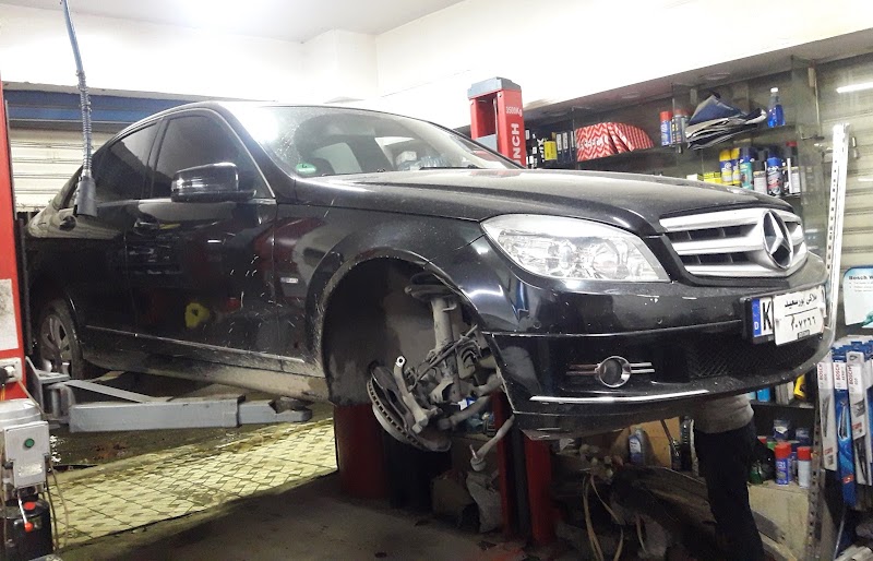 أكاديمية السيارات