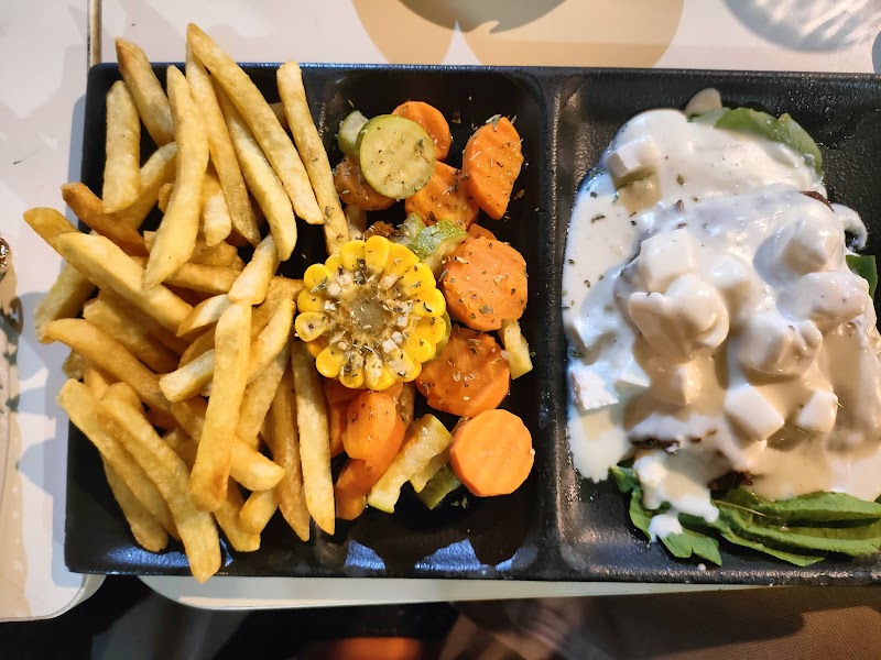 كافيه دي روما اللاذقية 2