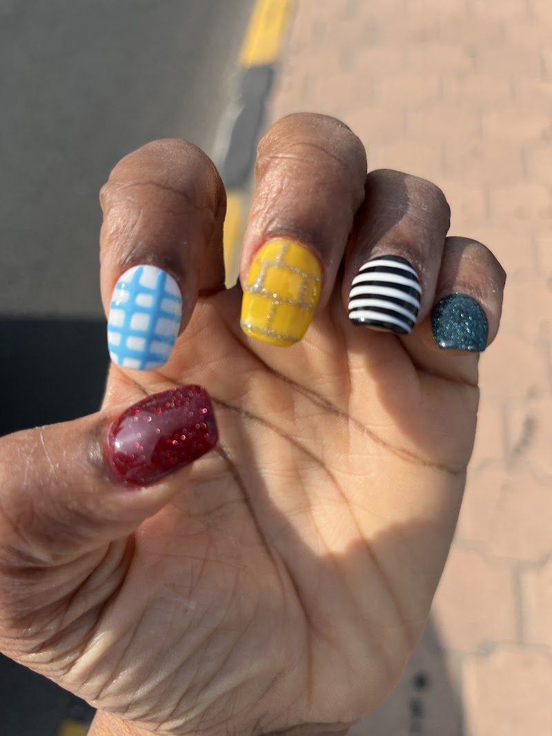 نيل إت سبا - حولي