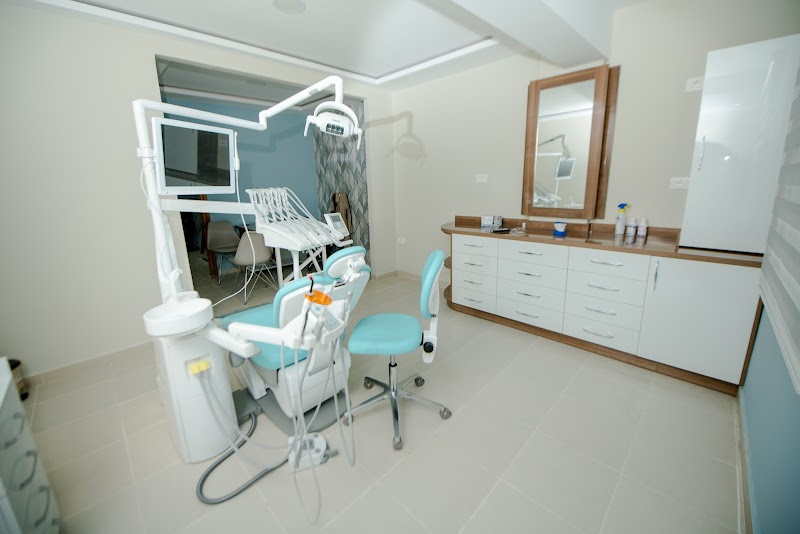 عيادة أسنان د. أمل غديدة