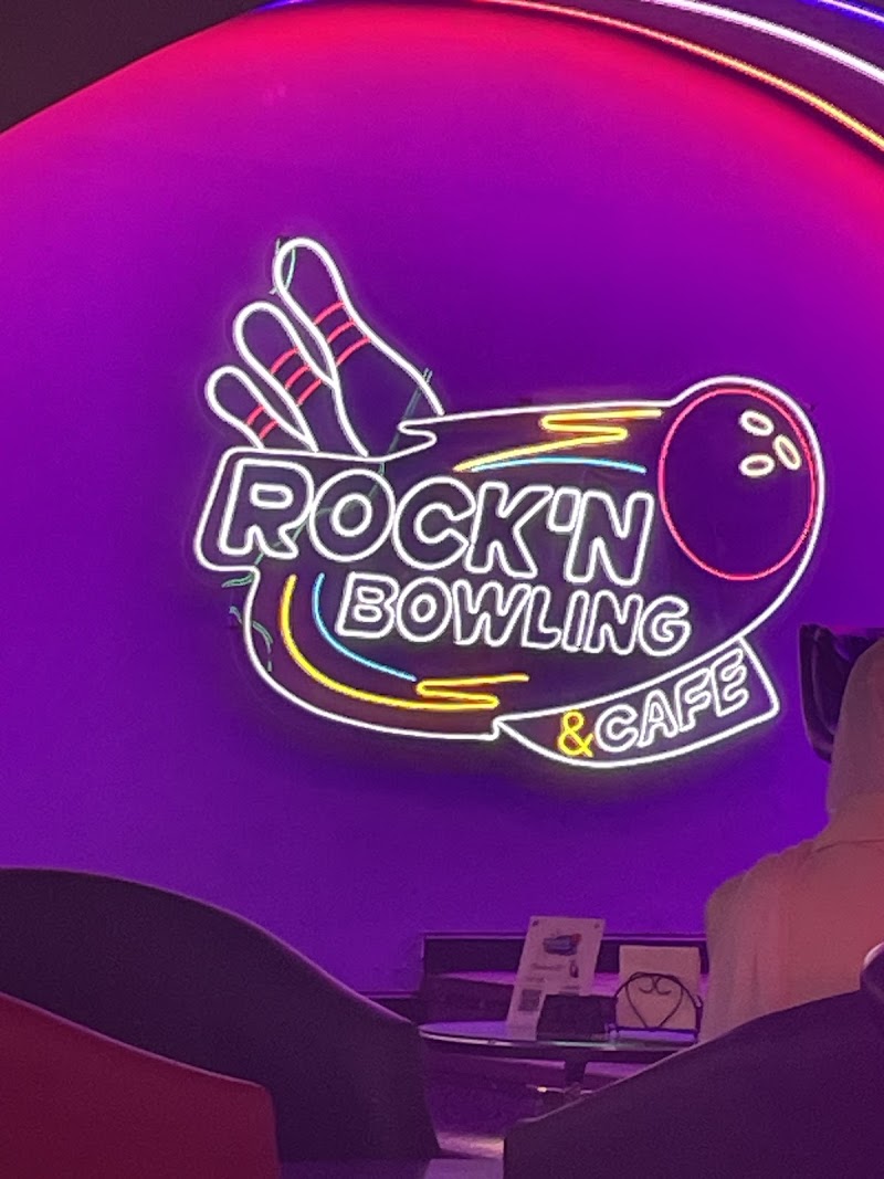 روك إن بولينغ ومقهى 4