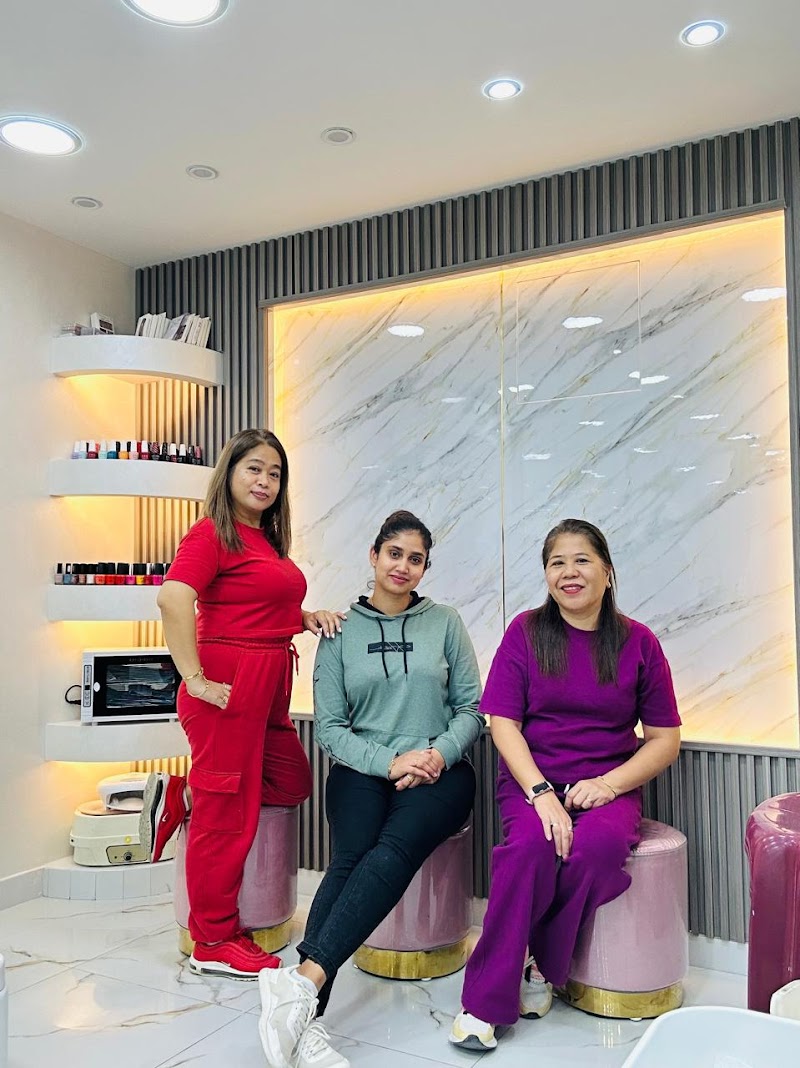 صالون بنك & وايت للتجميل الفجيرة 2