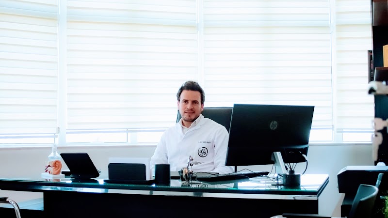 كابينة أذن وأنف وحنجرة دكتور مالك بن سعيد