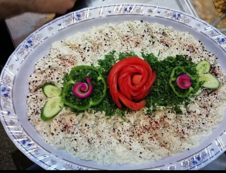 مطعم عنا و بس 4