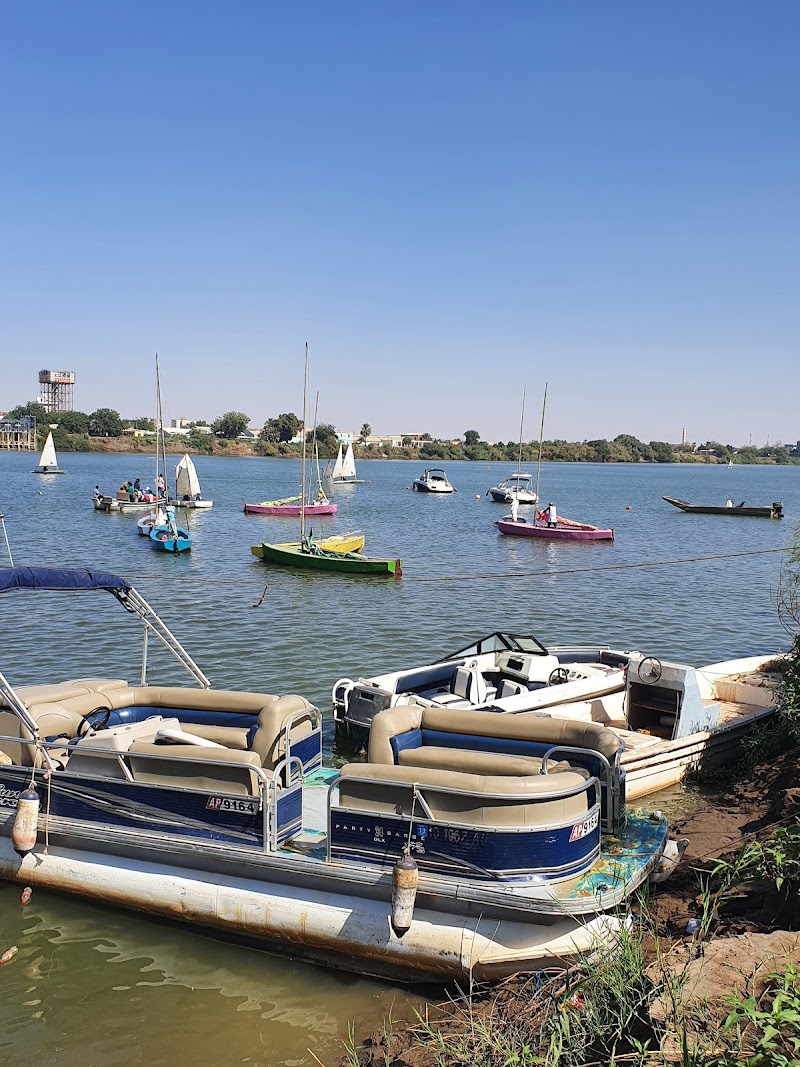 نادٍ قوارب النيل الأزرق و سفينة ميليك 4