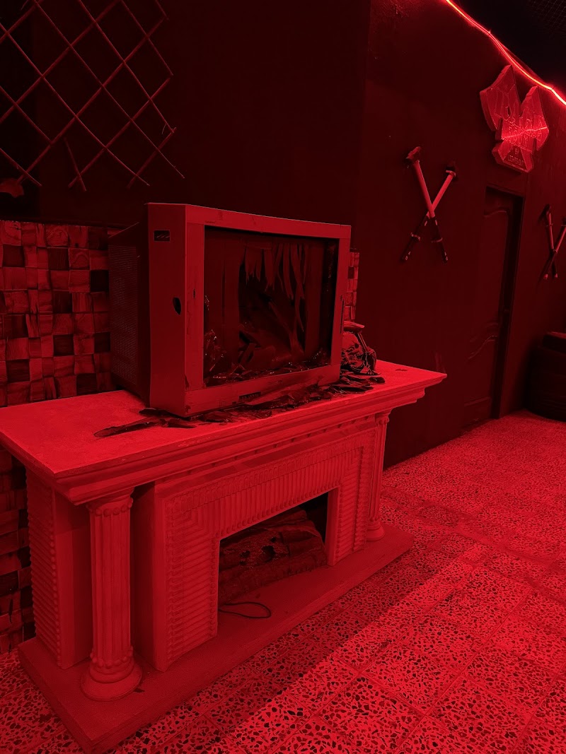 غرفة الهروب لايتس أوت 2