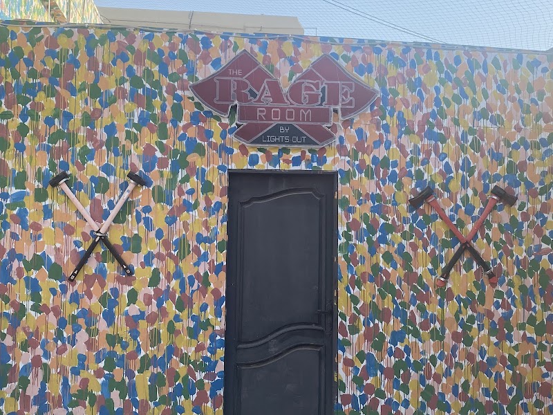 غرفة الهروب لايتس أوت 4