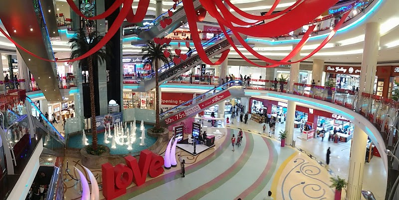 ميغا مول الشارقة 4