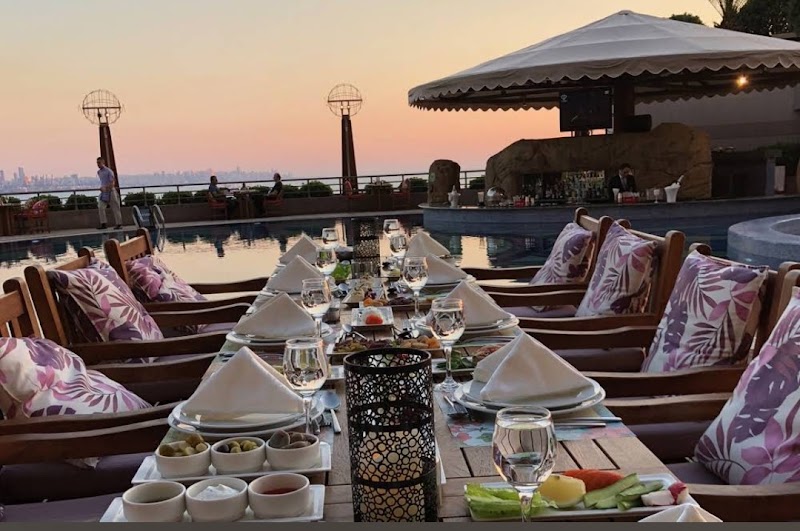 حديقة المطعم الملكي 4