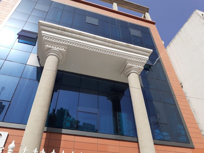 مدرسة إنساك للأعمال قسنطينة 4