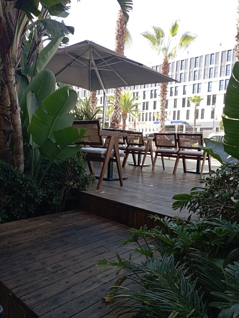 اللحظة - مقهى مطعم