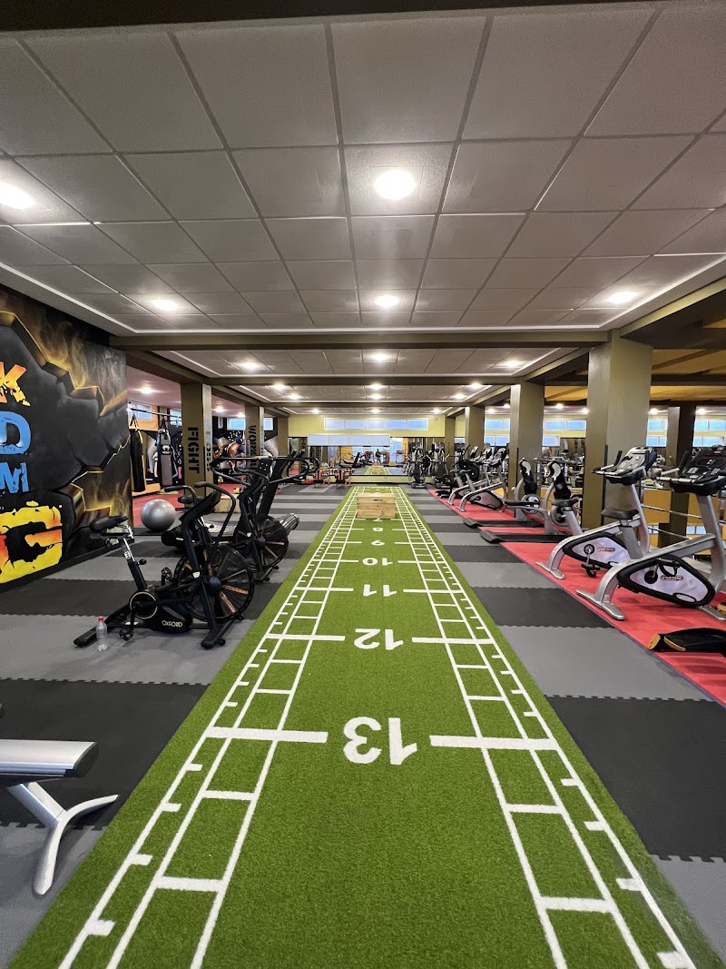 نادي إم جي للياقة البدنية