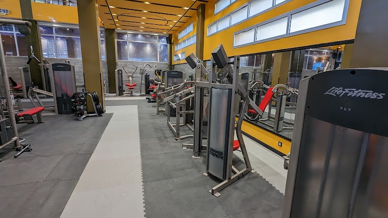 نادي إم جي للياقة البدنية 2