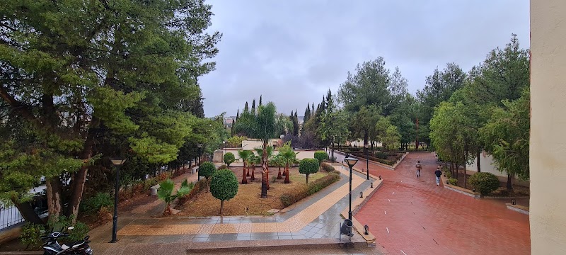 كلية الحقوق والاقتصاد والعلوم الاجتماعية 3