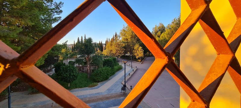 كلية الحقوق والاقتصاد والعلوم الاجتماعية 4